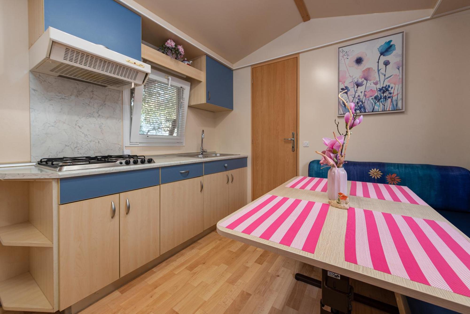 Camp Mrkva Mobile Homes With Pool Сукошан Номер фото